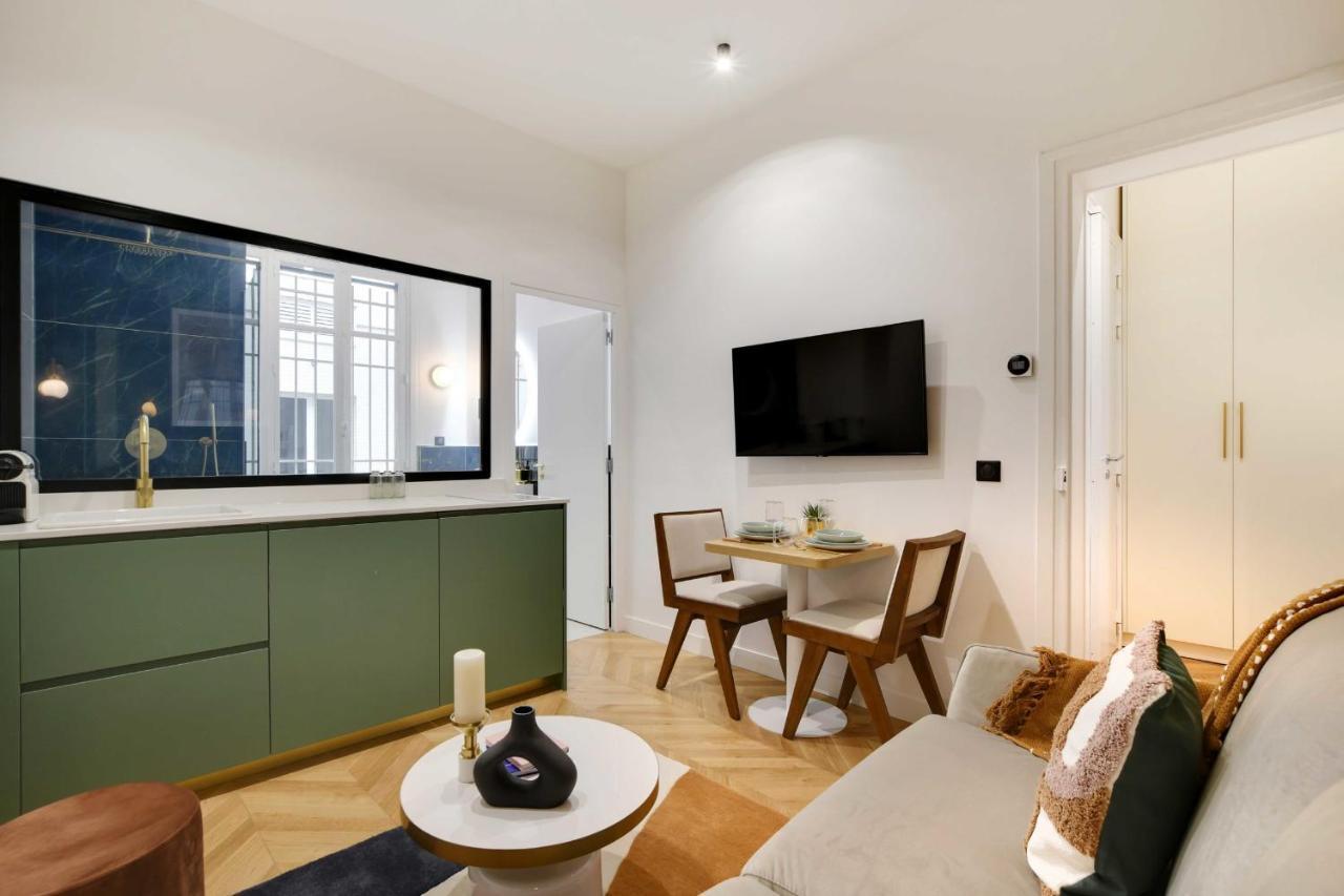 Chic Apartment - 1Br-4P - Facing The Louvre Paris Exterior photo
