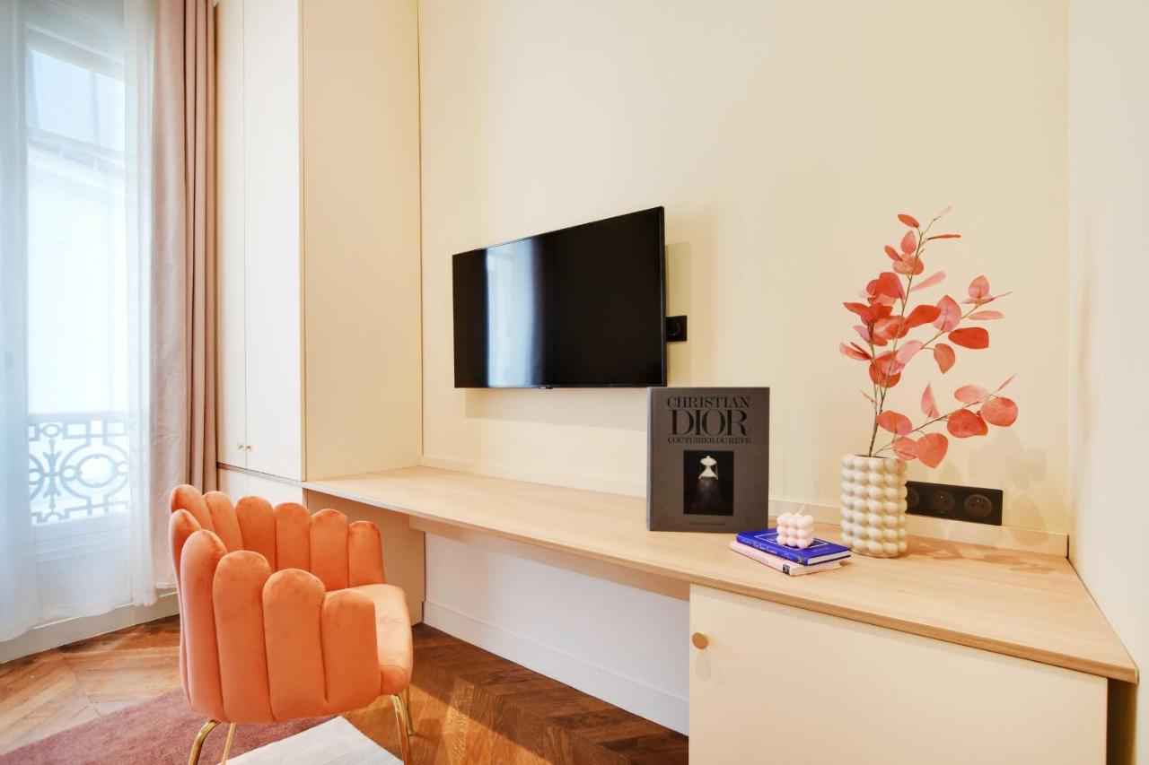 Chic Apartment - 1Br-4P - Facing The Louvre Paris Exterior photo
